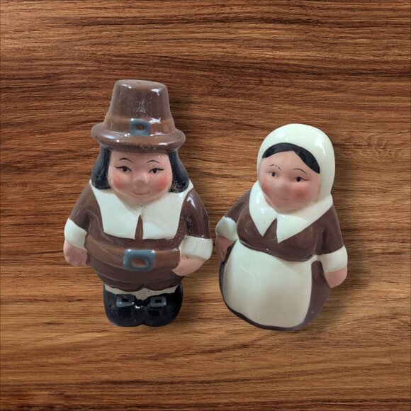 Publix 2002 Pilgrim Couple Ceramic Salt & Pepper Shakers Thanksgiving Decor 4.5" - Picture 1 of 8